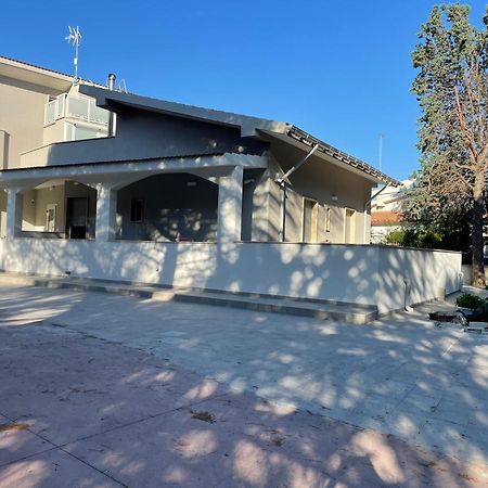 B&B A Pochi Passi Dal Mare Giovinazzo Buitenkant foto