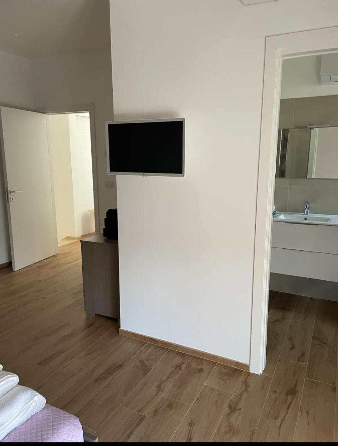 B&B A Pochi Passi Dal Mare Giovinazzo Buitenkant foto