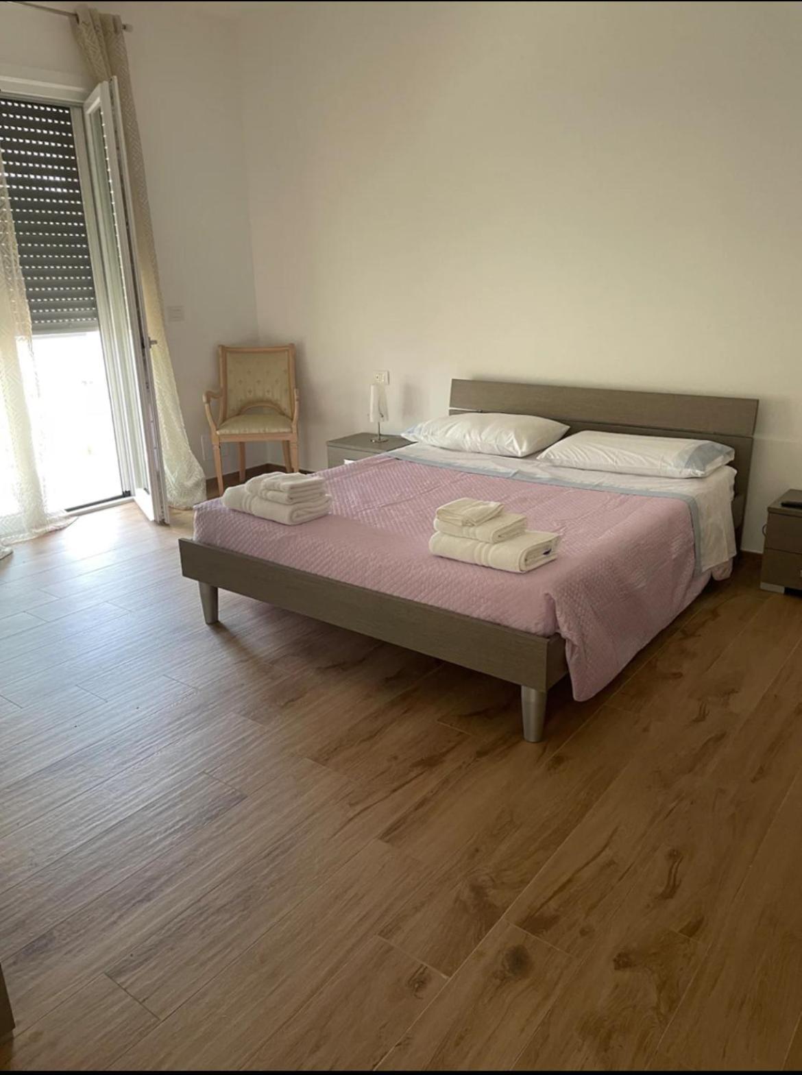 B&B A Pochi Passi Dal Mare Giovinazzo Buitenkant foto